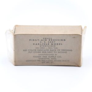 Medicazione di primo soccorso US Army Medical Department "Small First-Aid Dressing Carlisle Model" - imballaggio in cartone e cellophane - 2GM